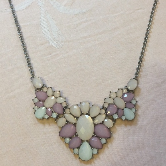 Jewelry - Statement necklace